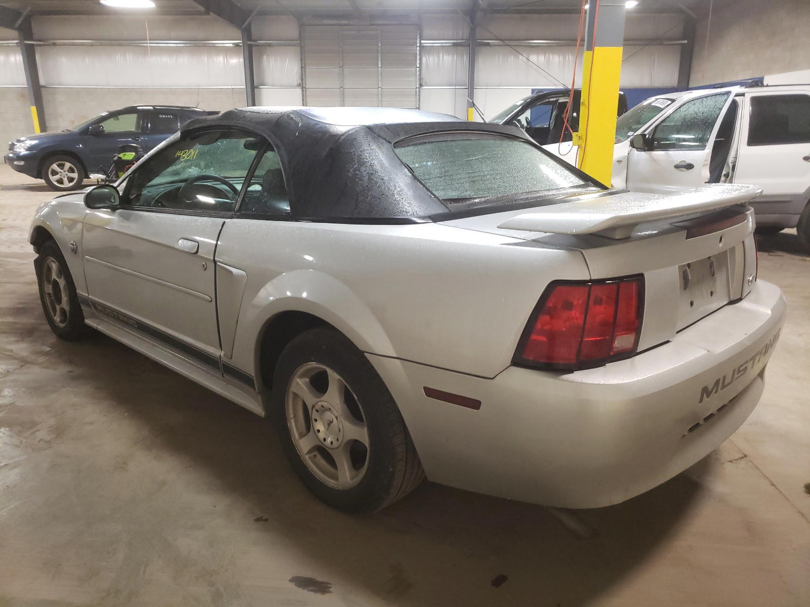 Photo 3 from auction – 2004 FORD MUSTANG with VIN 1FAFP44624F147361