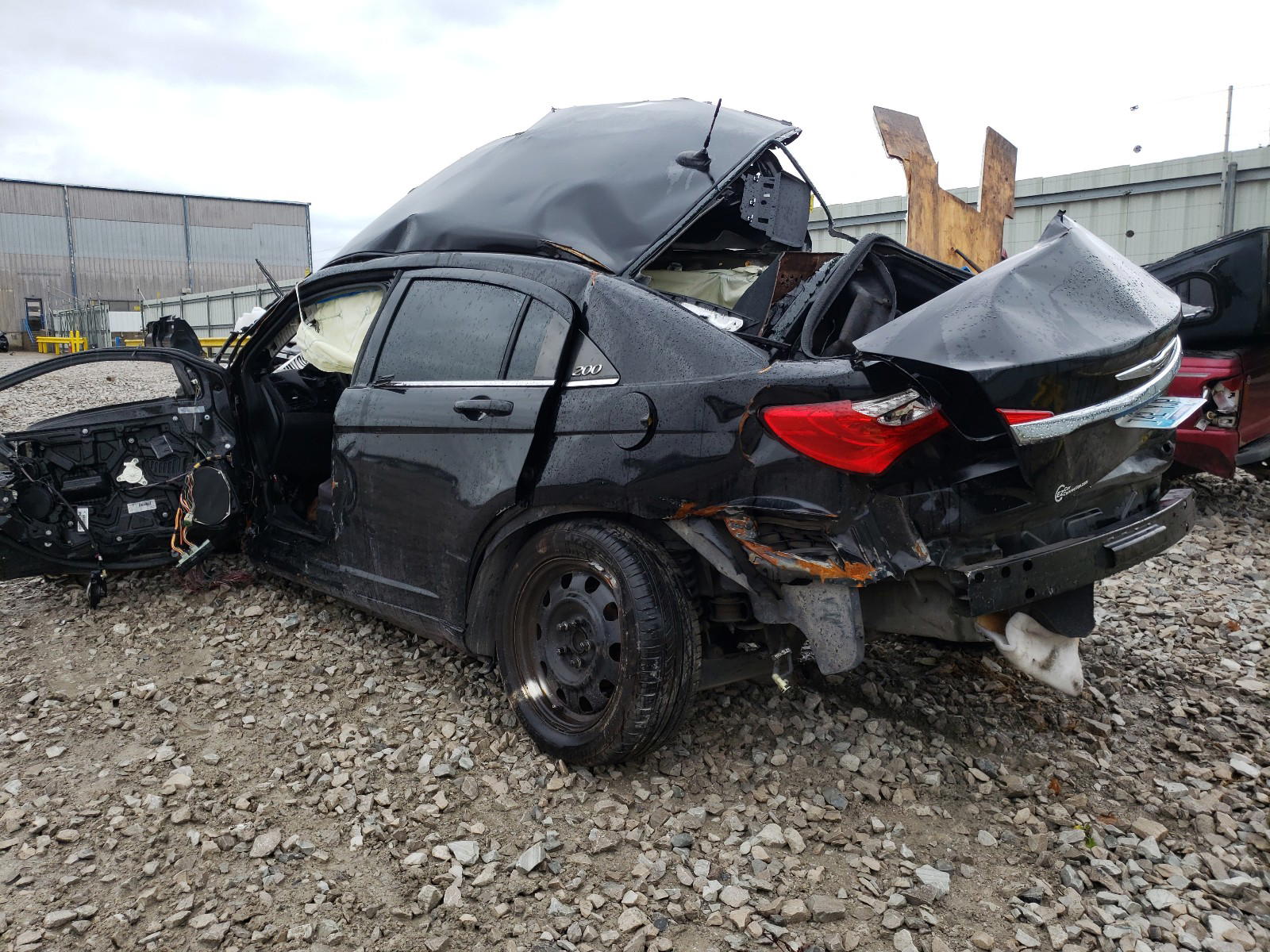 Photo 3 from auction – 2014 CHRYSLER 200 LX with VIN 1C3CCBAG4EN178813