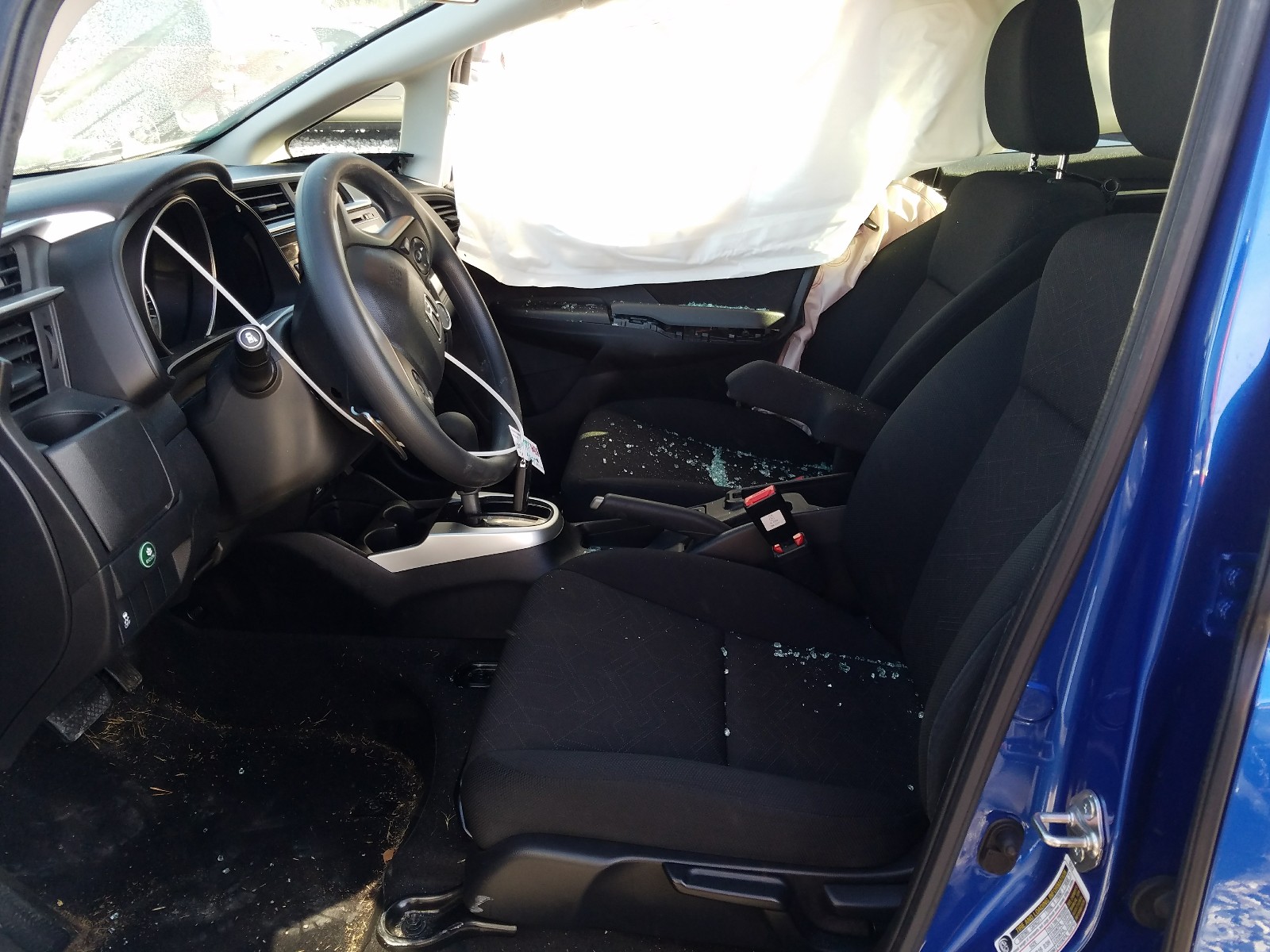 Photo 5 from auction – 2017 HONDA FIT EX with VIN JHMGK5H79HS010693