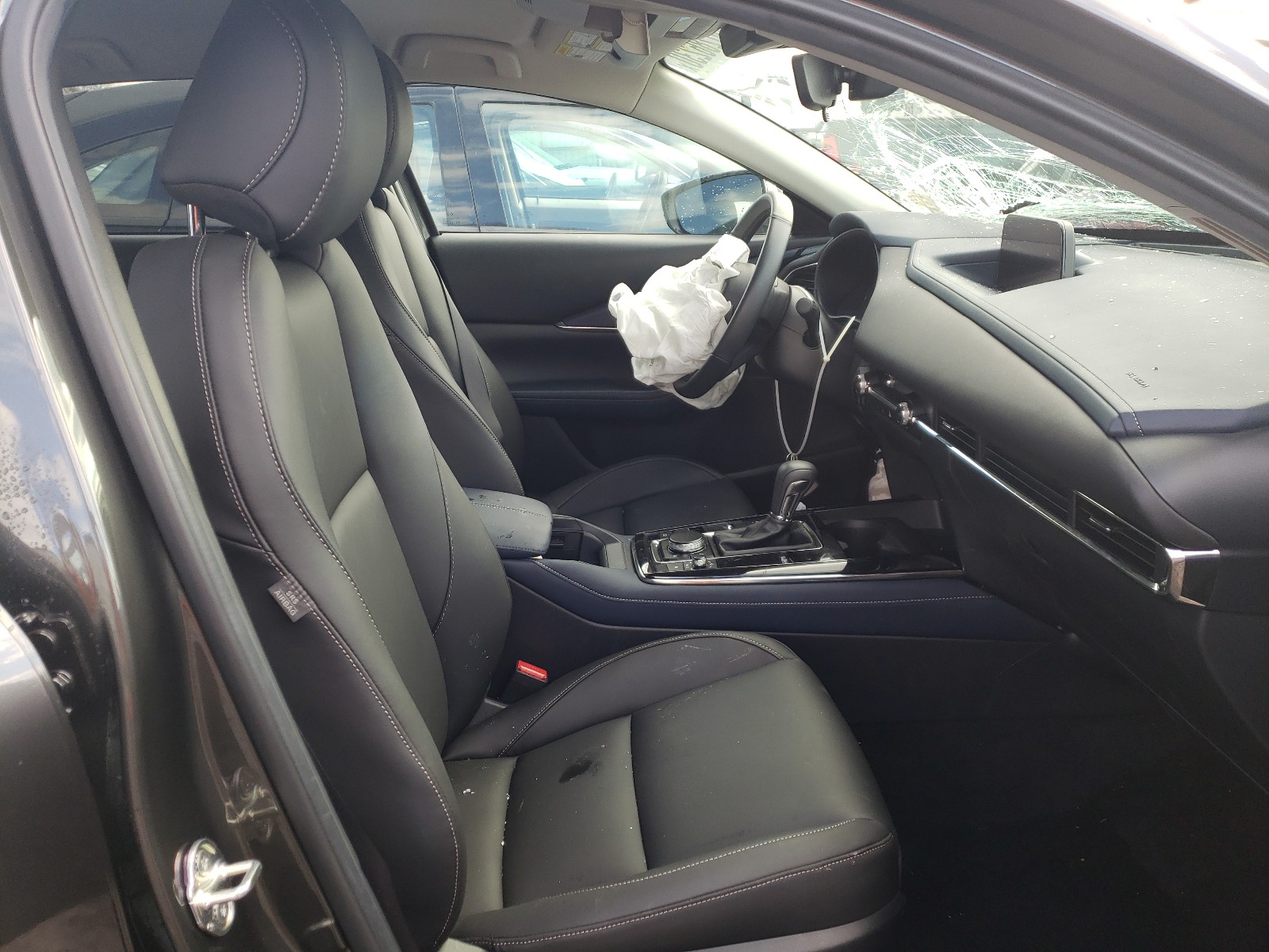 Photo 5 from auction – 2020 MAZDA CX-30 PREF with VIN 3MVDMBDL0LM125733