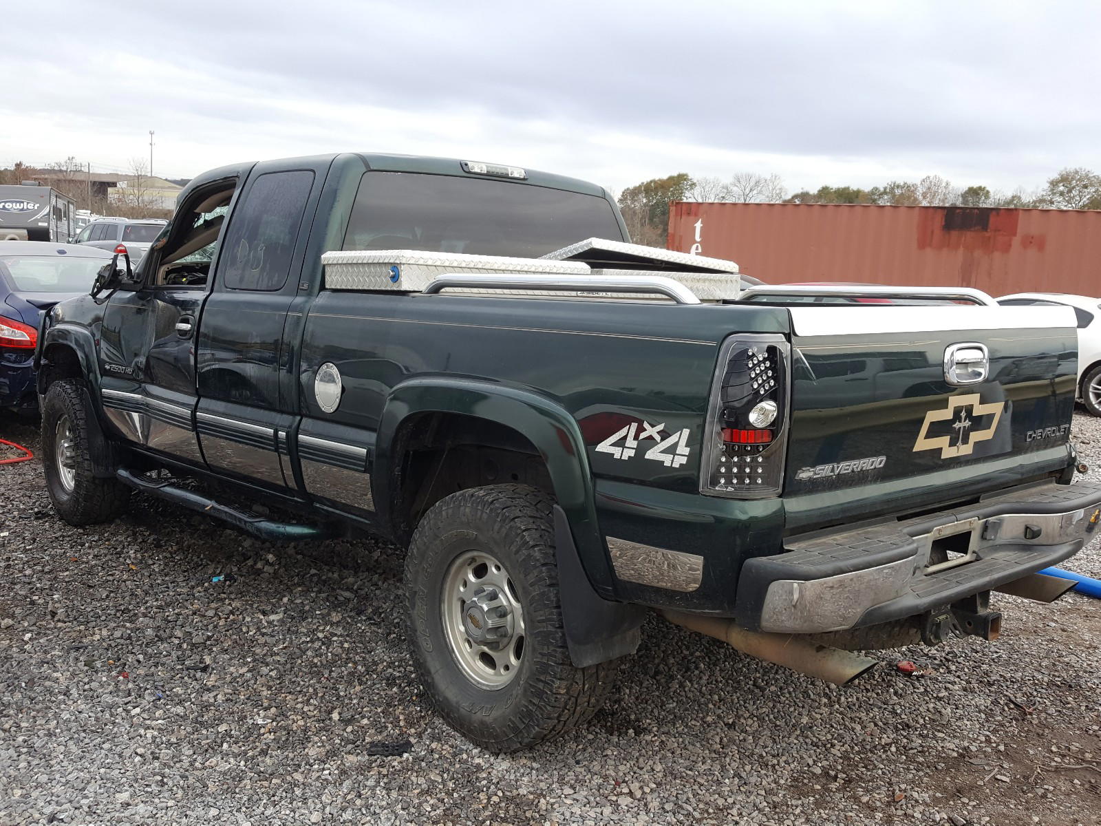 Photo 3 from auction – 2002 CHEVROLET SILVERADO with VIN 1GCHK29UX2E149066