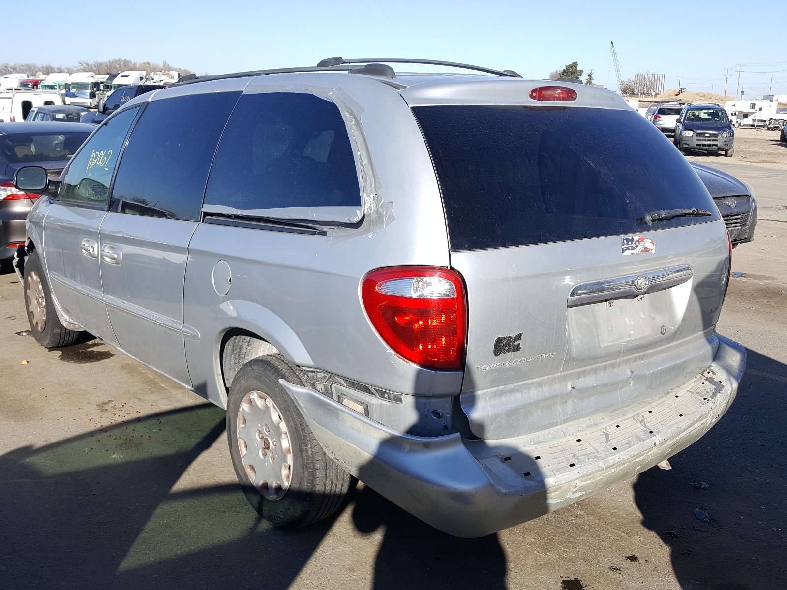 Photo 3 from auction – 2002 CHRYSLER TOWN & COU with VIN 2C4GP44332R519607