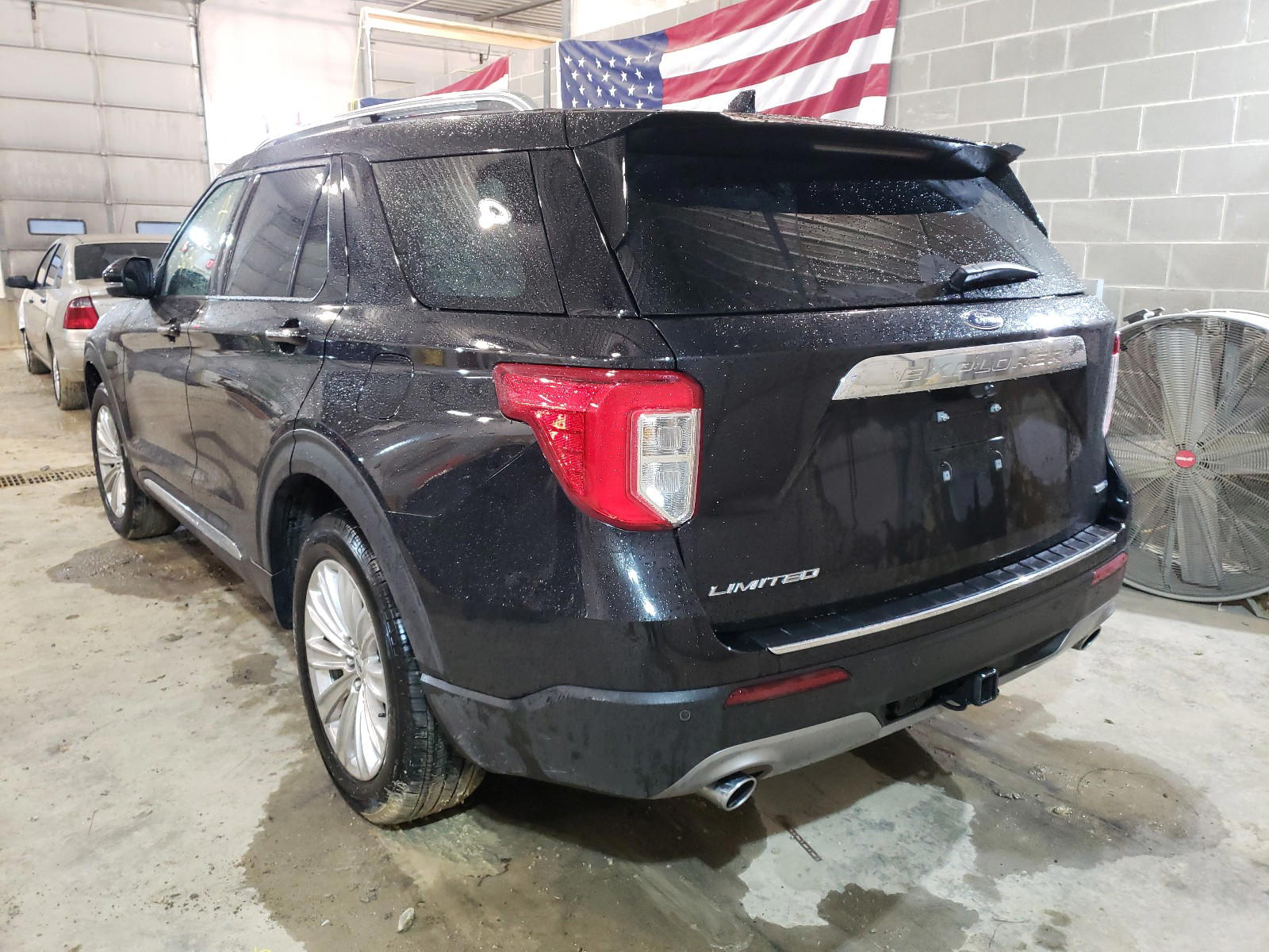 Photo 3 from auction – 2020 FORD EXPLORER L with VIN 1FMSK8FH4LGB41594