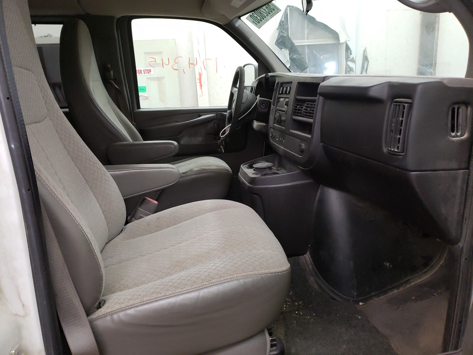 Photo 5 from auction – 2011 CHEVROLET EXPRESS G3 with VIN 1GAZG1FG1B1114172