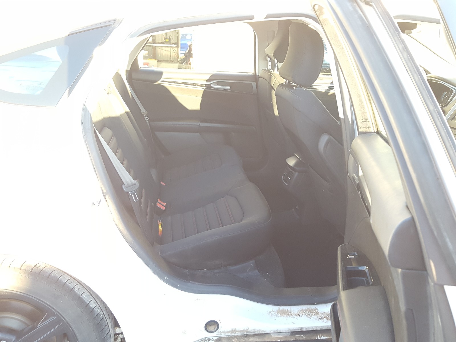 Photo 6 from auction – 2016 FORD FUSION SE with VIN 3FA6P0H76GR135958