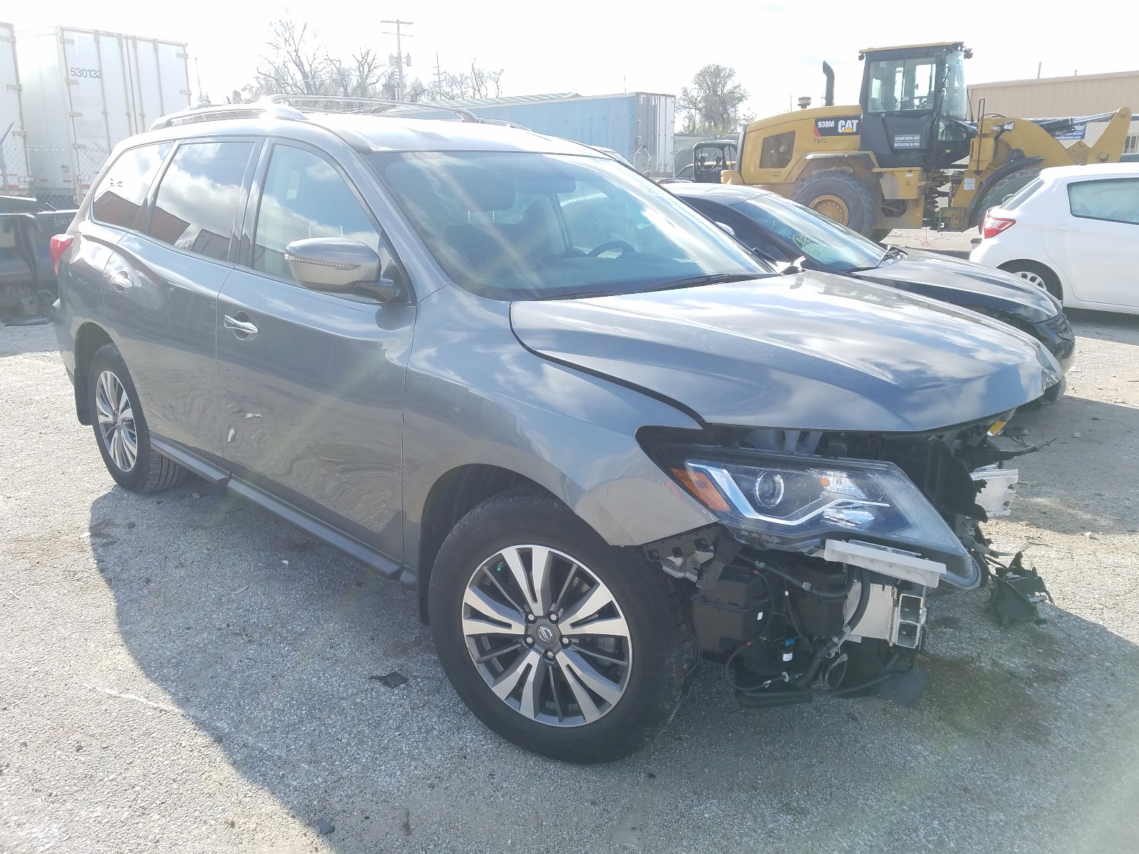 NISSAN PATHFINDER 2018 with VIN 5N1DR2MN4JC607958 - Photo from auction