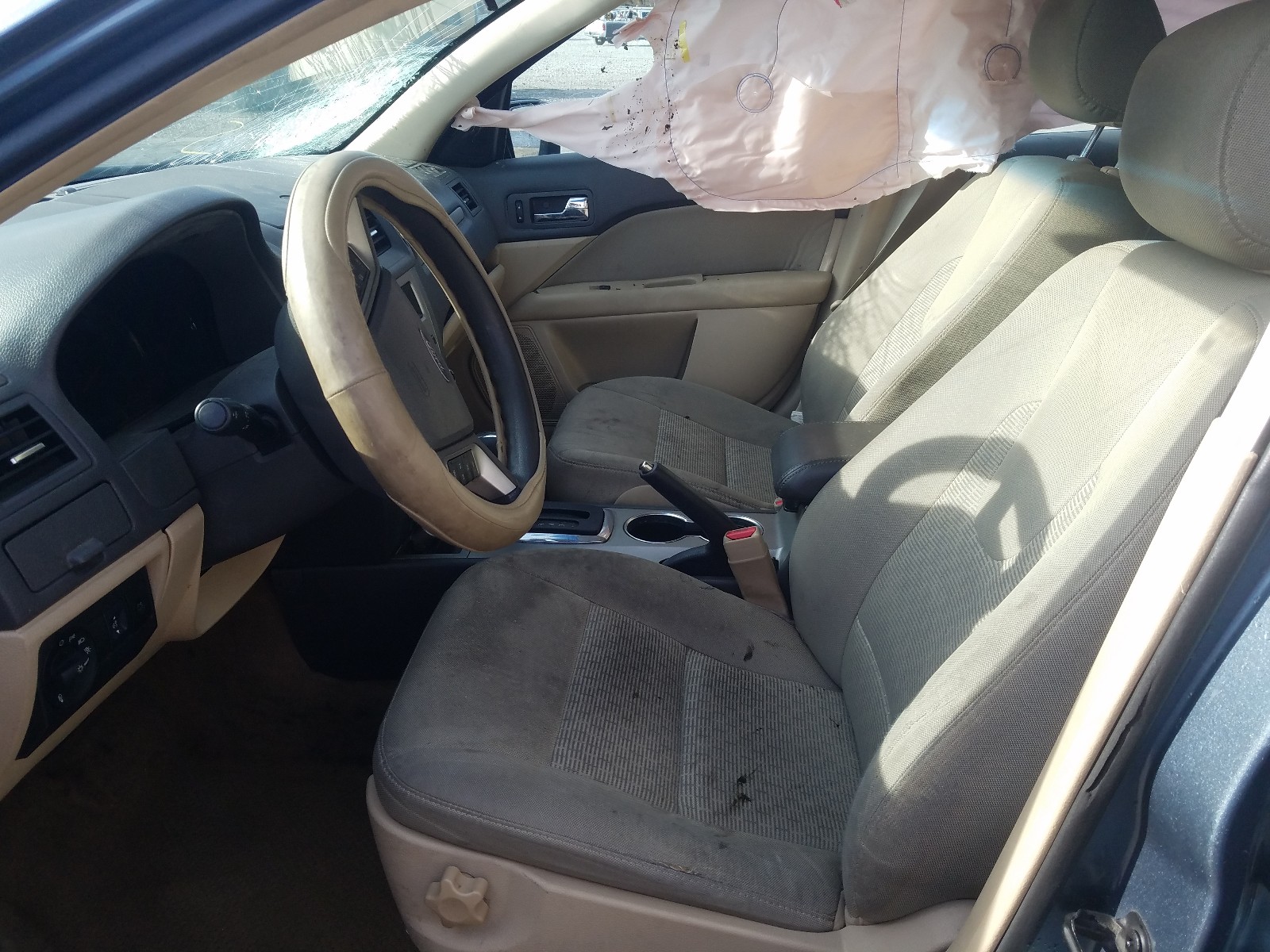 Photo 5 from auction – 2011 FORD FUSION SE with VIN 3FAHP0HA5BR276145