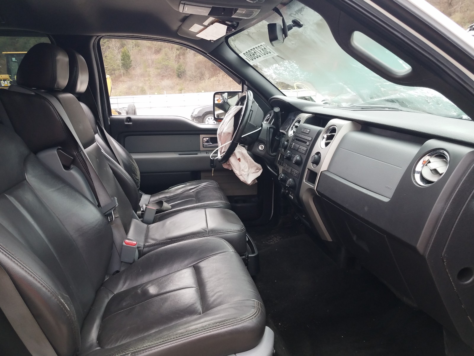 Photo 5 from auction – 2011 FORD F150 SUPER with VIN 1FTFW1ET9BFC77926