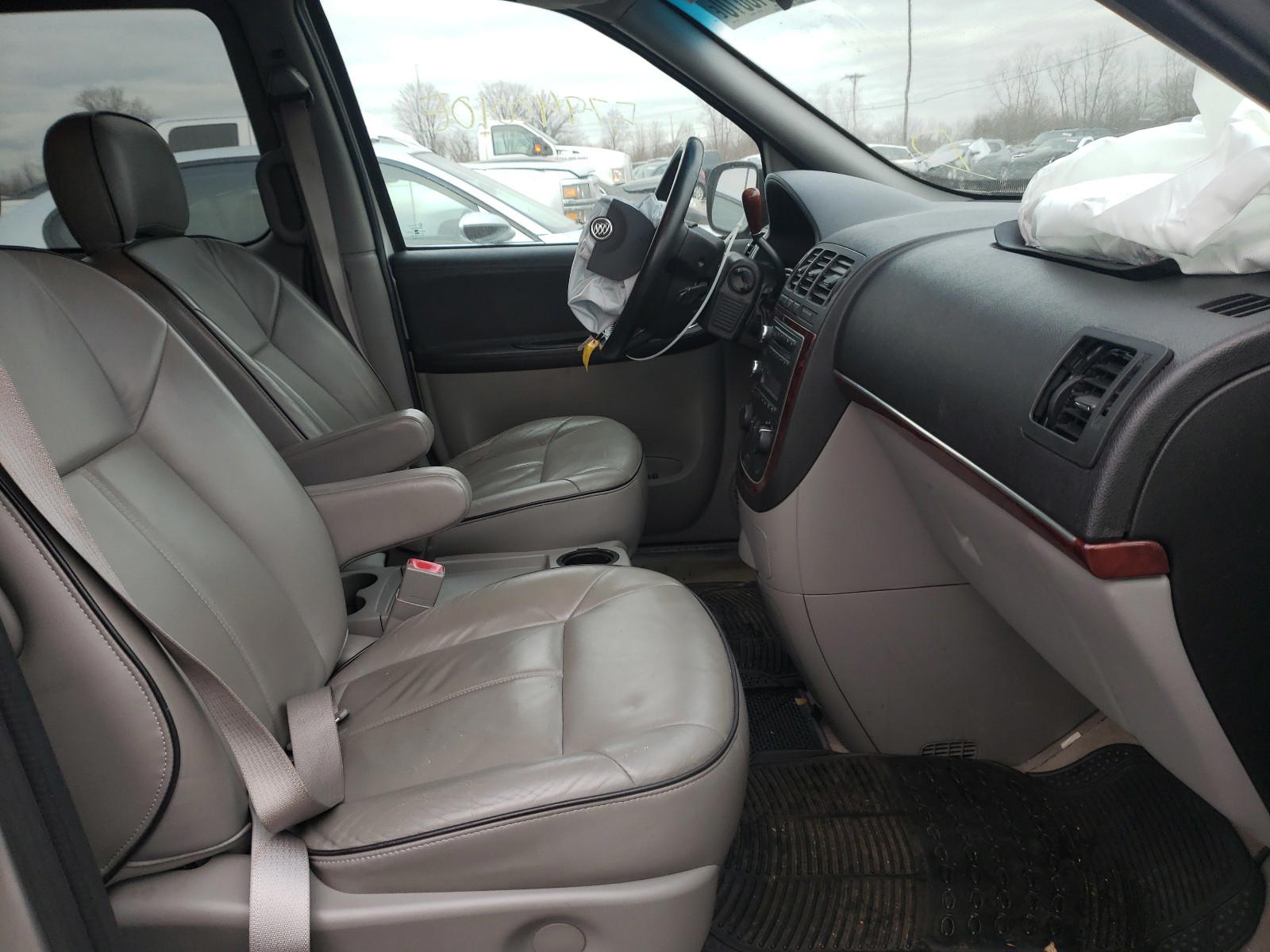 Photo 5 from auction – 2006 BUICK TERRAZA CX with VIN 5GADV33L86D122490