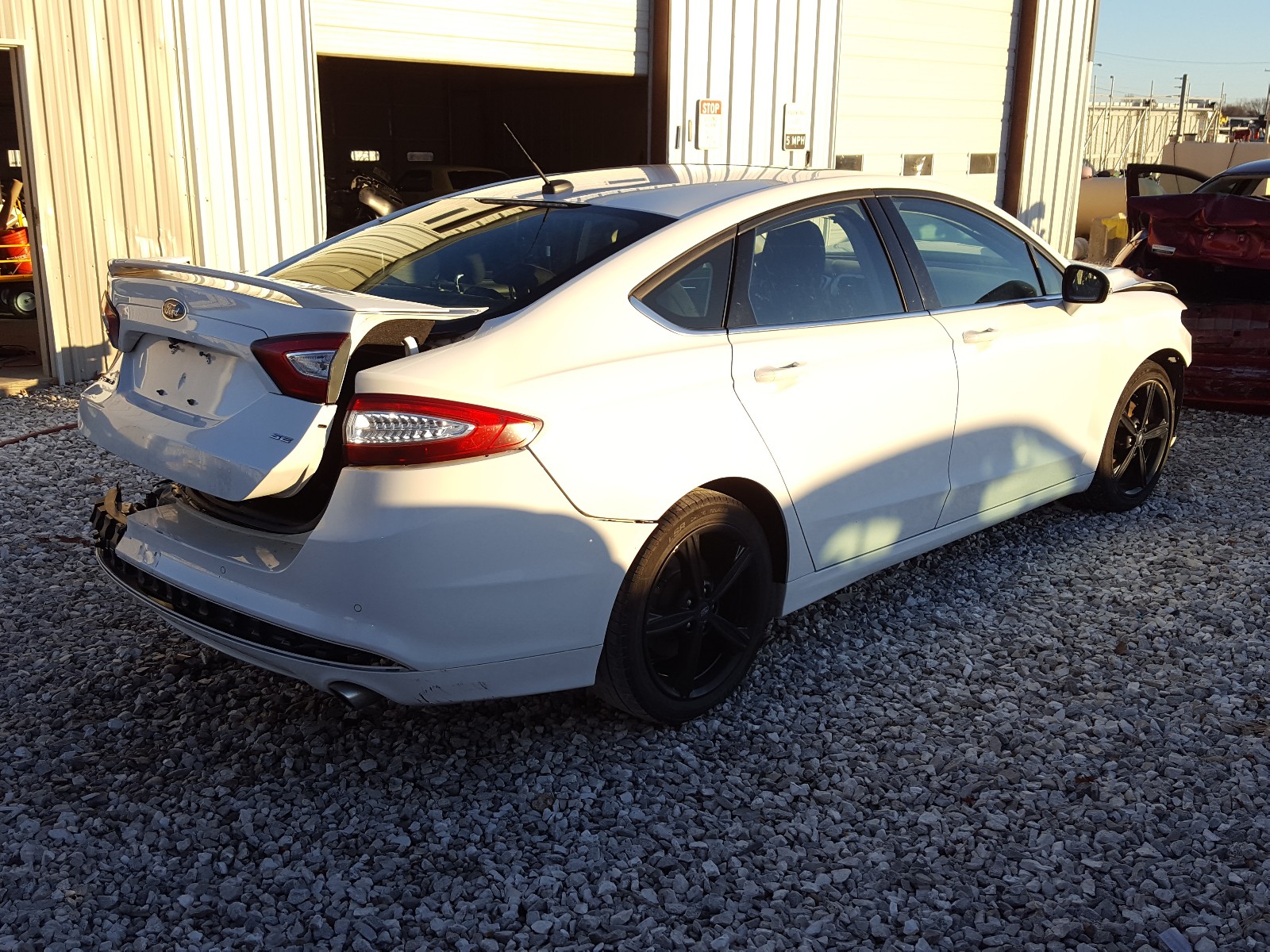 Photo 4 from auction – 2016 FORD FUSION SE with VIN 3FA6P0H76GR135958