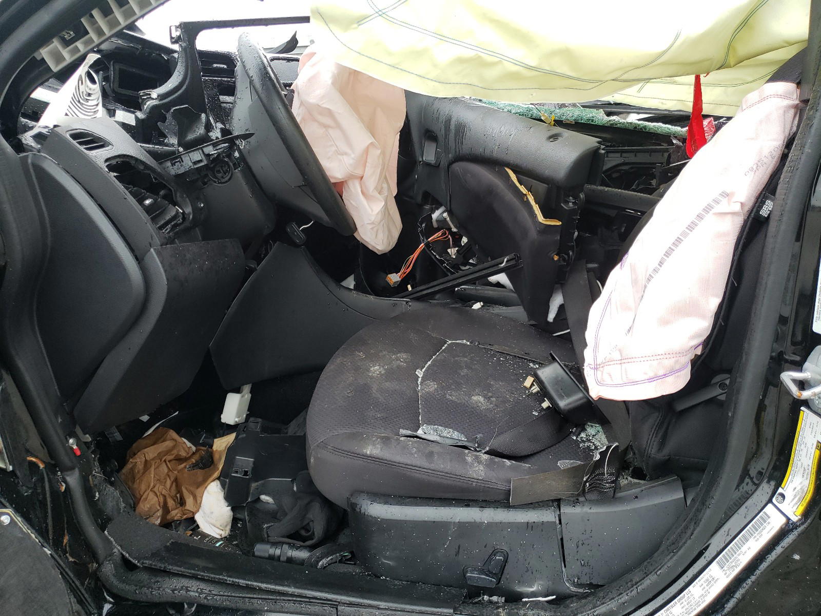Photo 5 from auction – 2014 CHRYSLER 200 LX with VIN 1C3CCBAG4EN178813