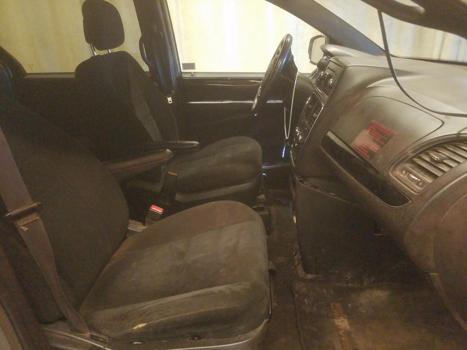 Photo 5 from auction – 2015 DODGE GRAND CARA with VIN 2C4RDGBG2FR690170
