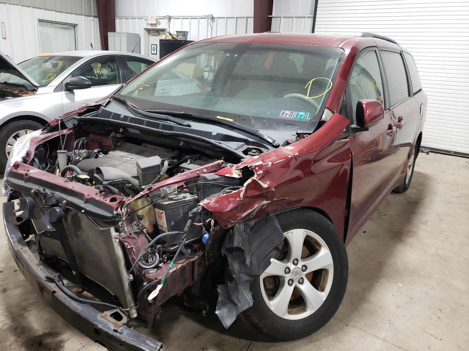 Photo 2 from auction – 2011 TOYOTA SIENNA LE with VIN 5TDKK3DC1BS053525