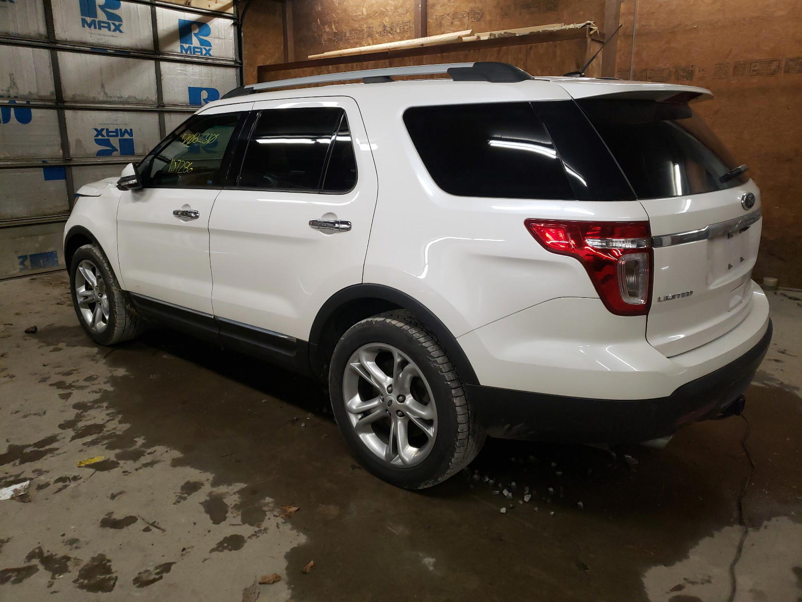 Photo 3 from auction – 2015 FORD EXPLORER L with VIN 1FM5K8F84FGB63628