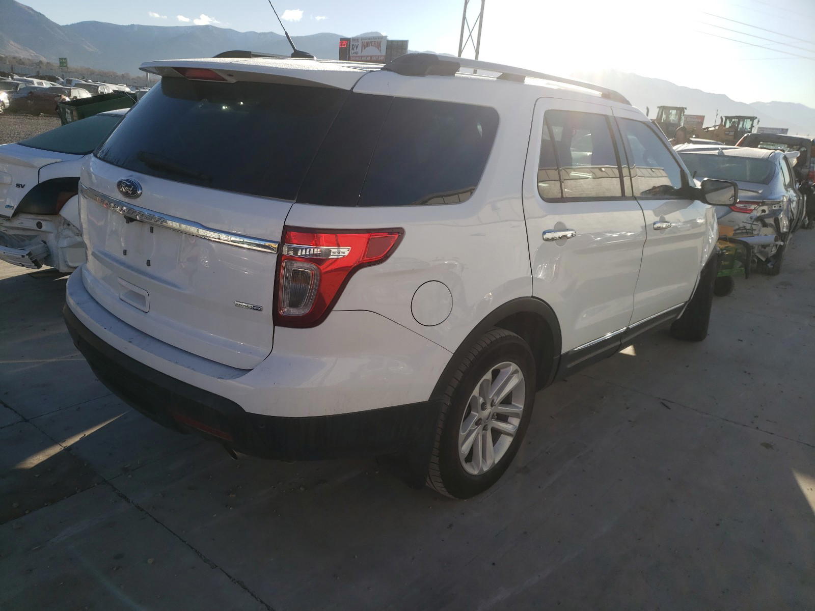 Photo 4 from auction – 2015 FORD EXPLORER with VIN 1FM5K8D82FGA16615