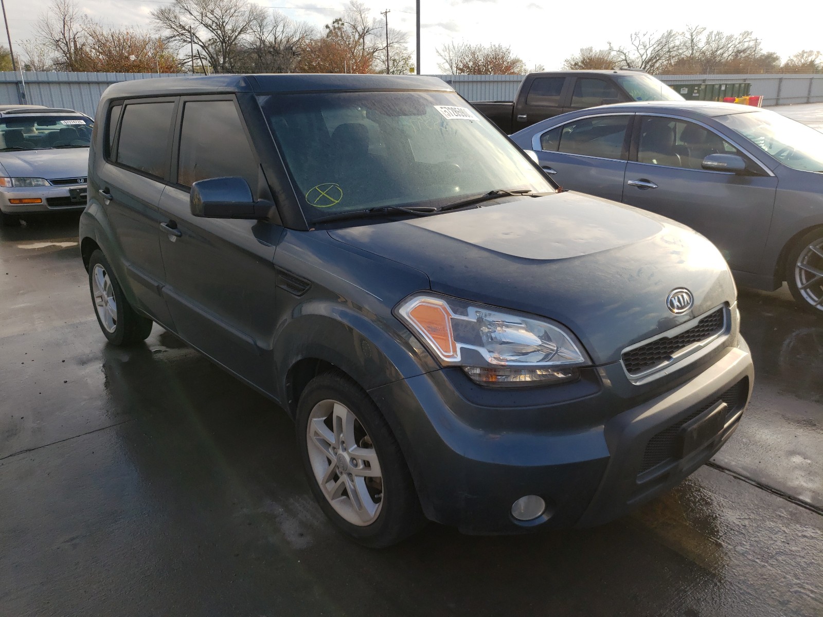 KIA SOUL + 2011 con VIN KNDJT2A27B7327903 - Foto de la subasta