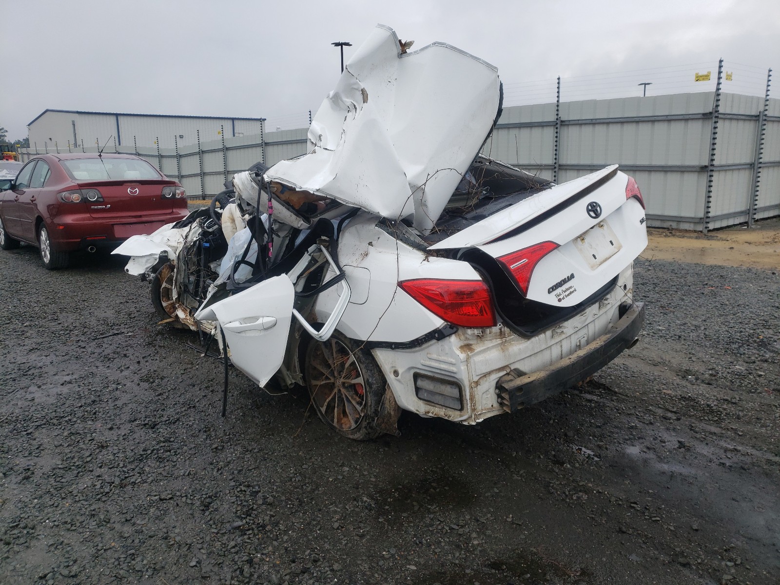 Photo 3 from auction – 2017 TOYOTA COROLLA L with VIN 2T1BURHE4HC893132