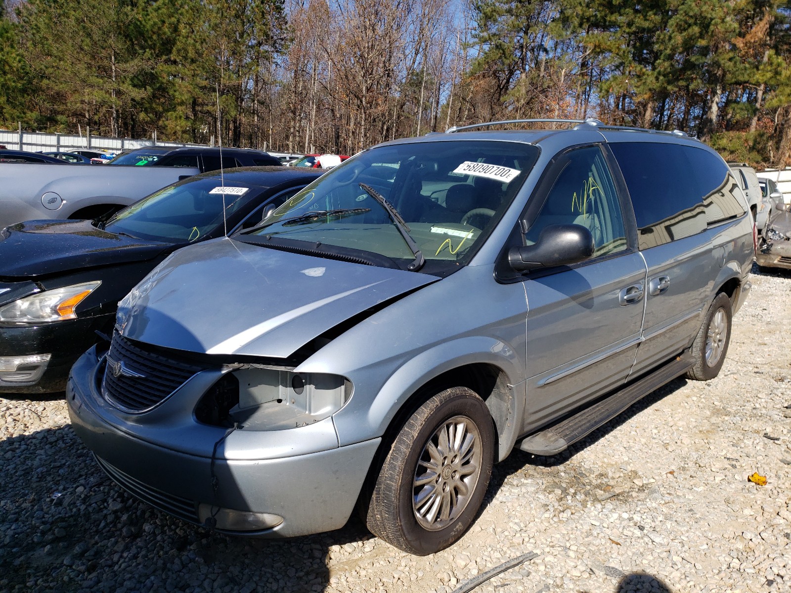 Photo 2 from auction – 2003 CHRYSLER TOWN & COU with VIN 2C8GP64L83R108098
