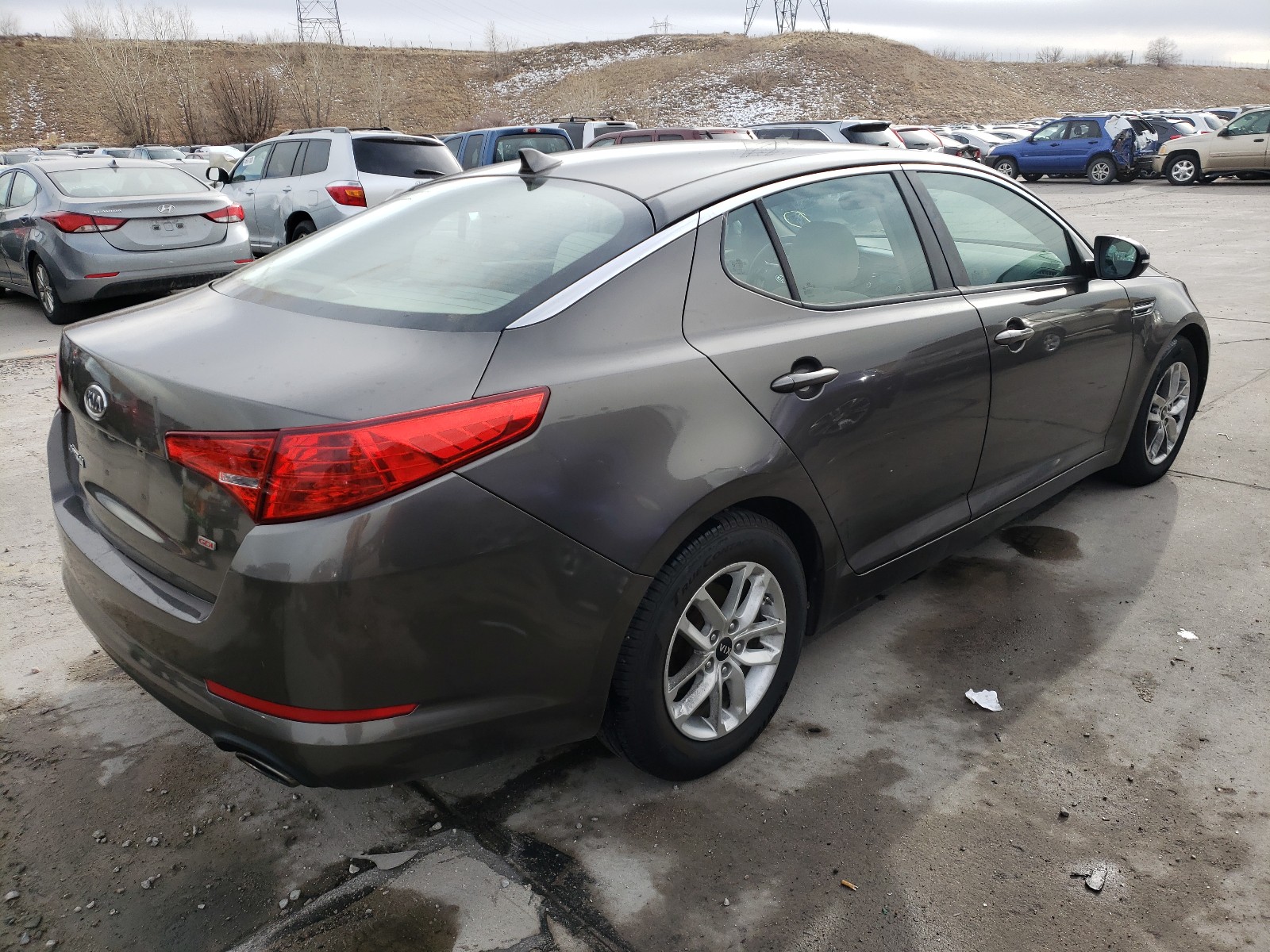 Foto 4 de la subasta – 2011 KIA OPTIMA LX con VIN KNAGM4A77B5163124