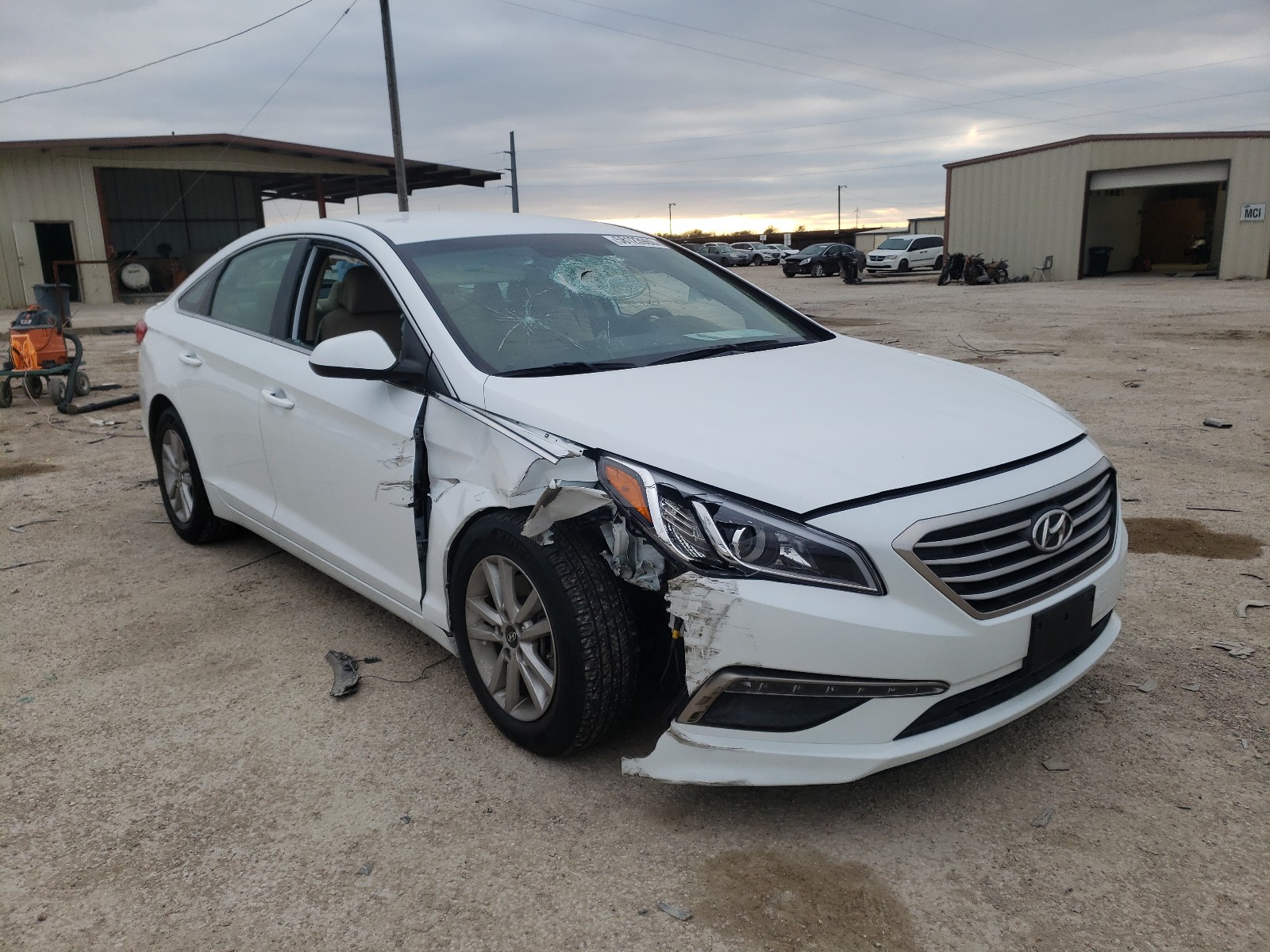 Photo 11 from auction – 2015 HYUNDAI SONATA SE with VIN 5NPE24AF4FH046582