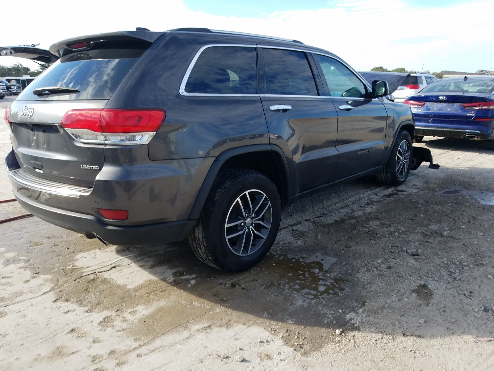 Photo 4 from auction – 2018 JEEP GRAND CHER with VIN 1C4RJEBG7JC480209