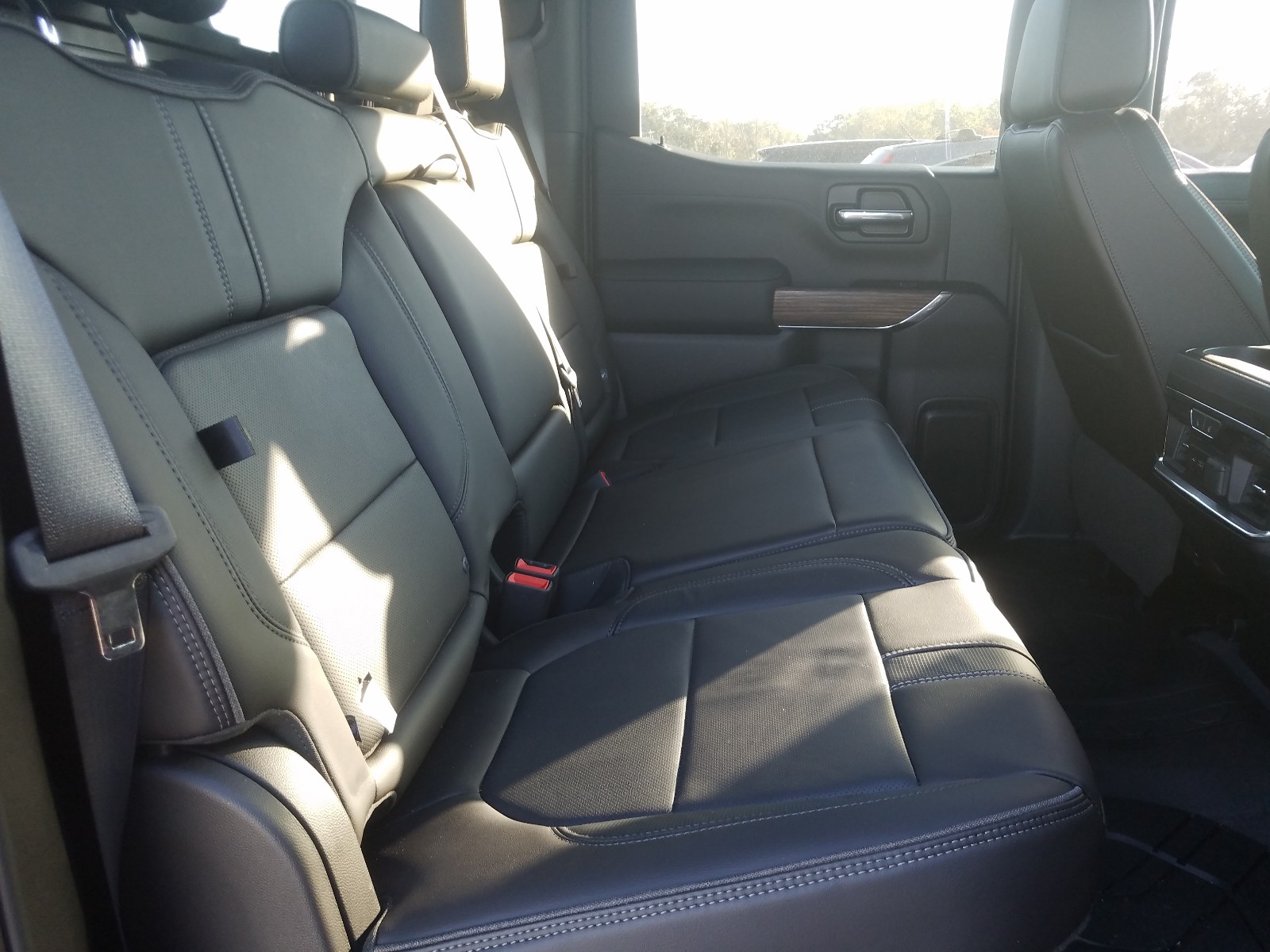 Photo 6 from auction – 2019 CHEVROLET SILVERADO with VIN 1GCUYHED4KZ169490