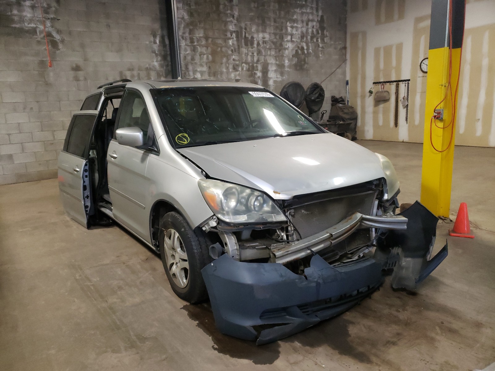 Photo 1 from auction – 2005 HONDA ODYSSEY EX with VIN 5FNRL38745B081854