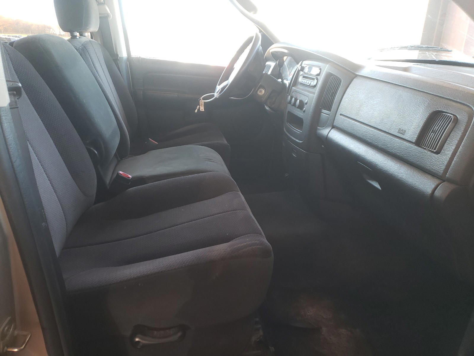 Photo 5 from auction – 2005 DODGE RAM 1500 with VIN 1D7HA18D65S190191