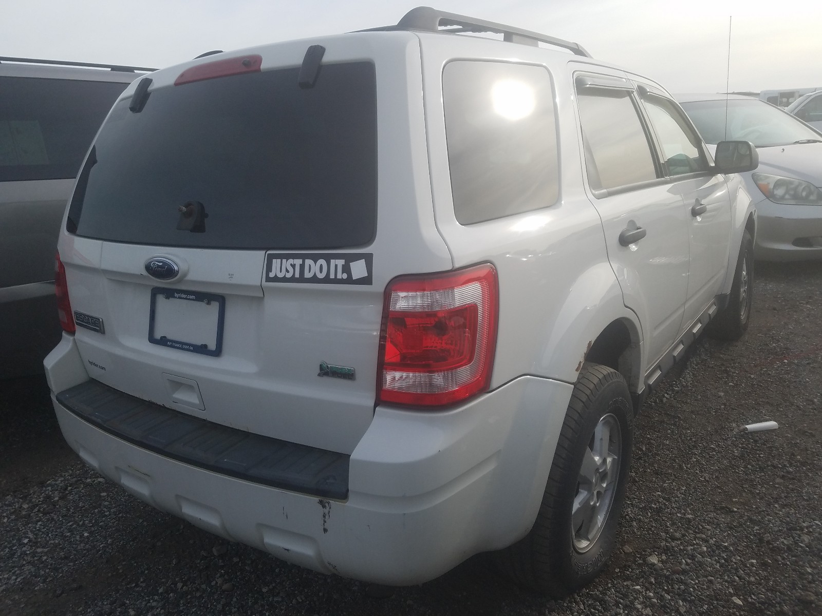 Zdjęcie 4 z aukcji – 2010 FORD ESCAPE XLT z VIN 1FMCU9DG3AKB61179