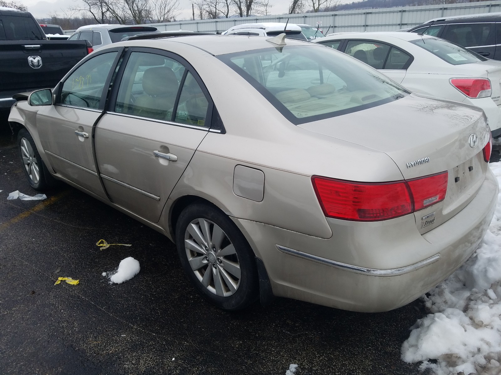 Photo 3 from auction – 2010 HYUNDAI SONATA SE with VIN 5NPEU4ACXAH621583