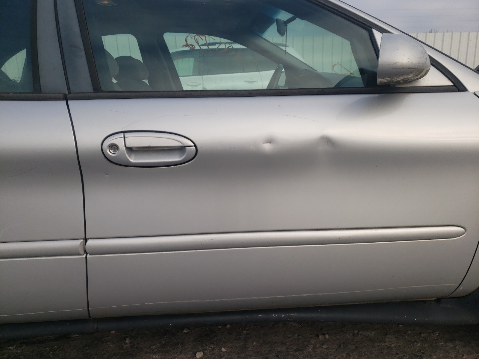 Photo 9 from auction – 1999 FORD TAURUS SE with VIN 1FAFP53S1XG327756