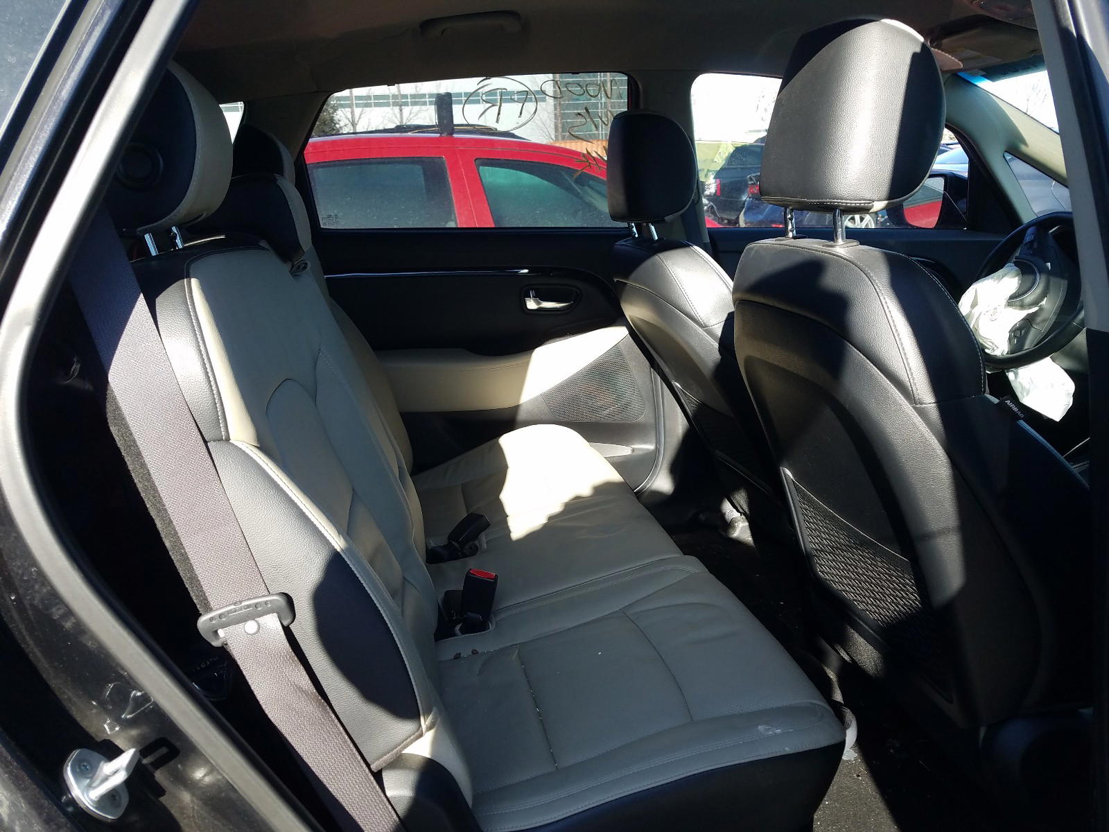Photo 6 from auction – 2016 KIA RONDO with VIN KNAHU8A35G7126545