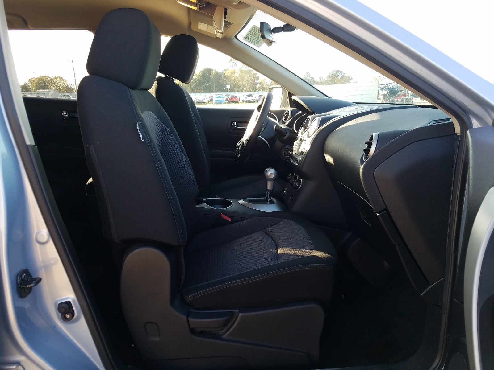 Photo 5 from auction – 2011 NISSAN ROGUE S with VIN JN8AS5MTXBW158026