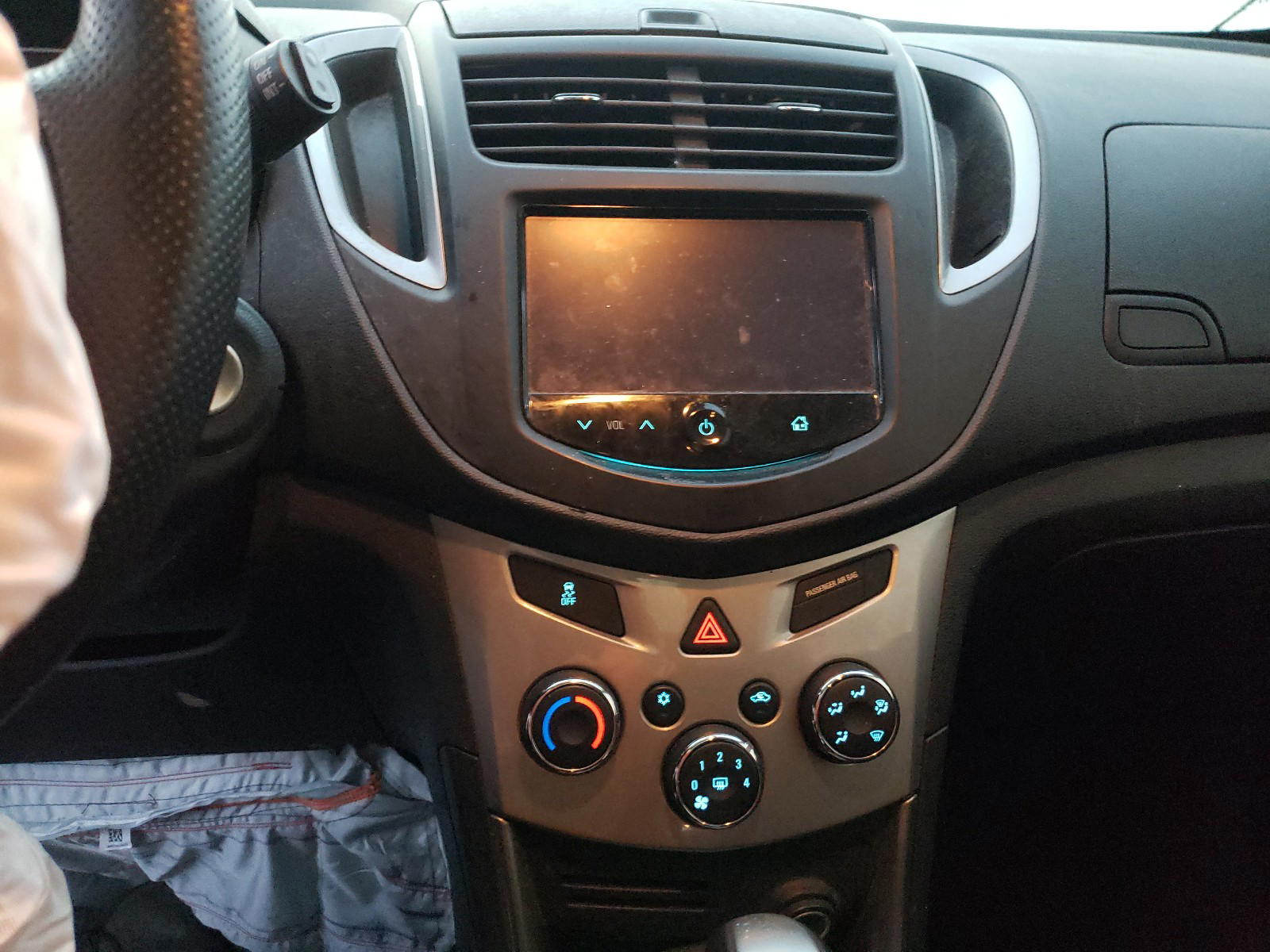 Photo 9 from auction – 2016 CHEVROLET TRAX 1LT with VIN 3GNCJLSB9GL186667