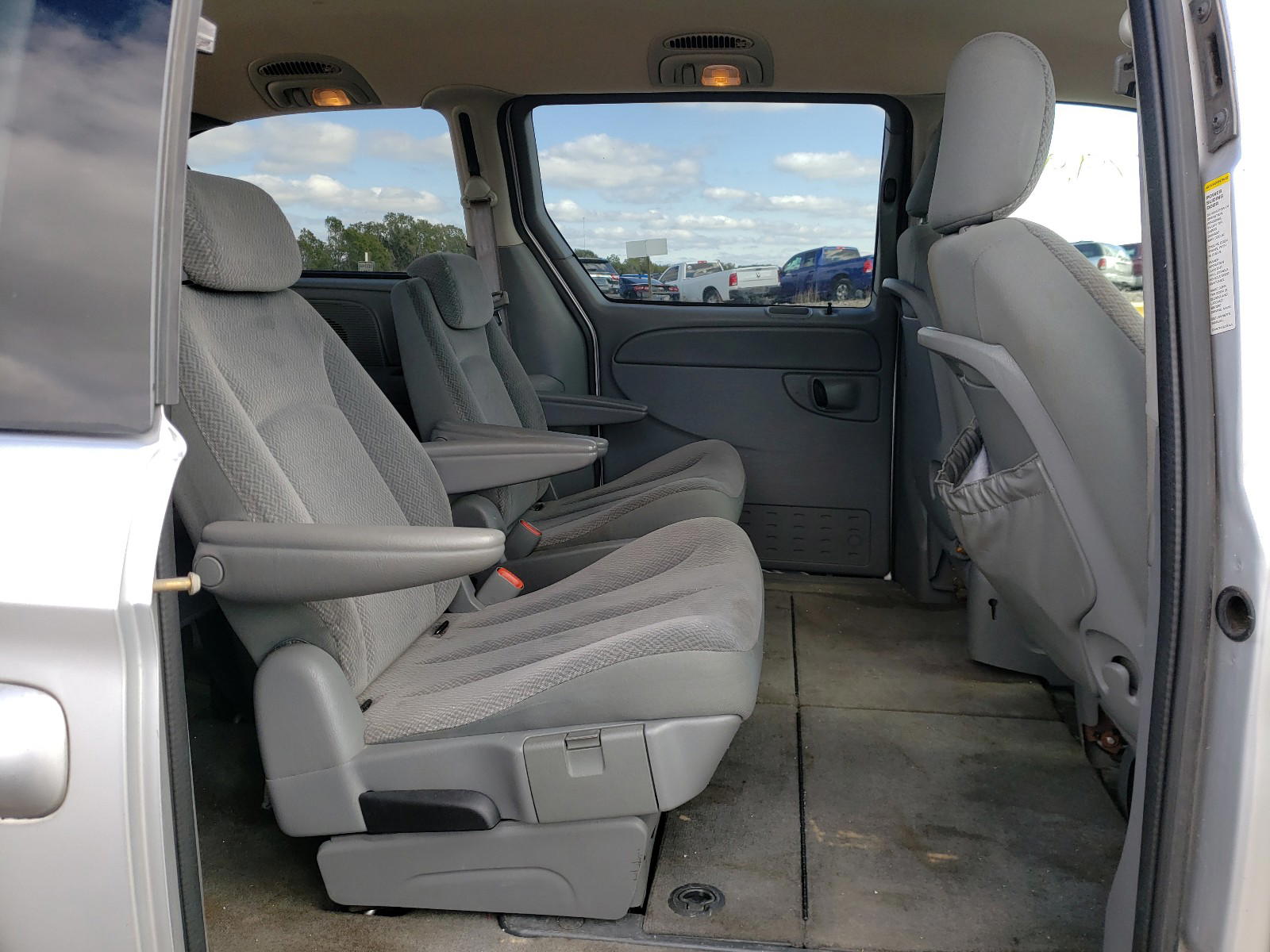 Photo 6 from auction – 2005 DODGE GRAND CARA with VIN 2D4GP44L65R225478