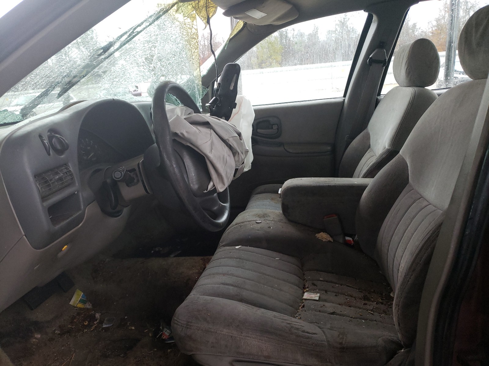Photo 5 from auction – 1999 CHEVROLET LUMINA BAS with VIN 2G1WL52M2X9100950