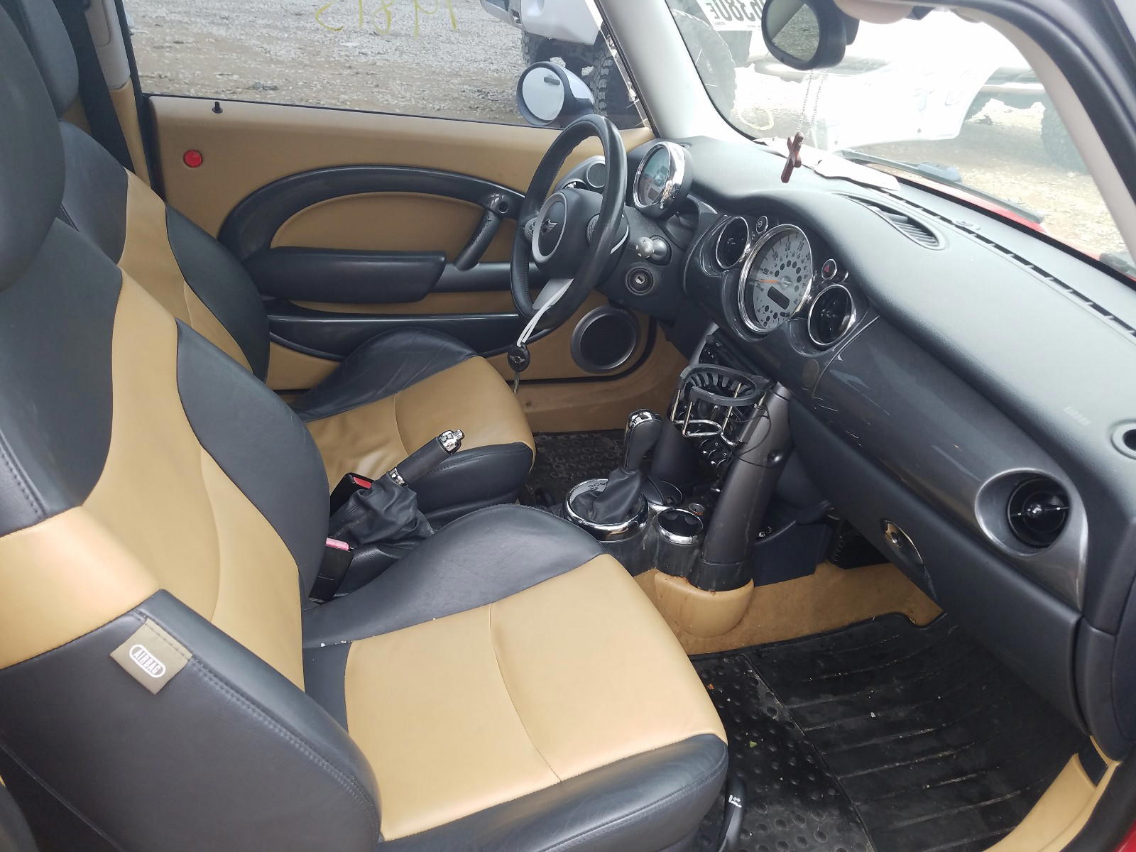 Photo 5 from auction – 2005 MINI COOPER with VIN WMWRC33485TJ66350