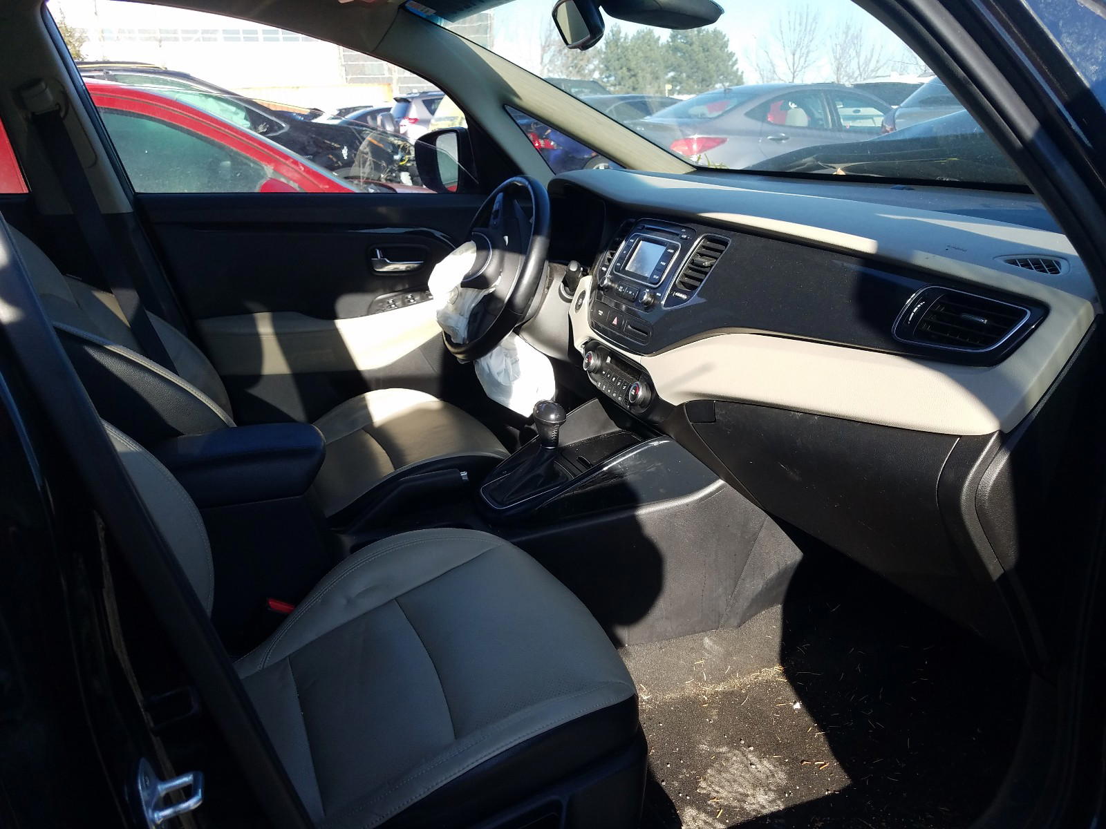 Photo 5 from auction – 2016 KIA RONDO with VIN KNAHU8A35G7126545