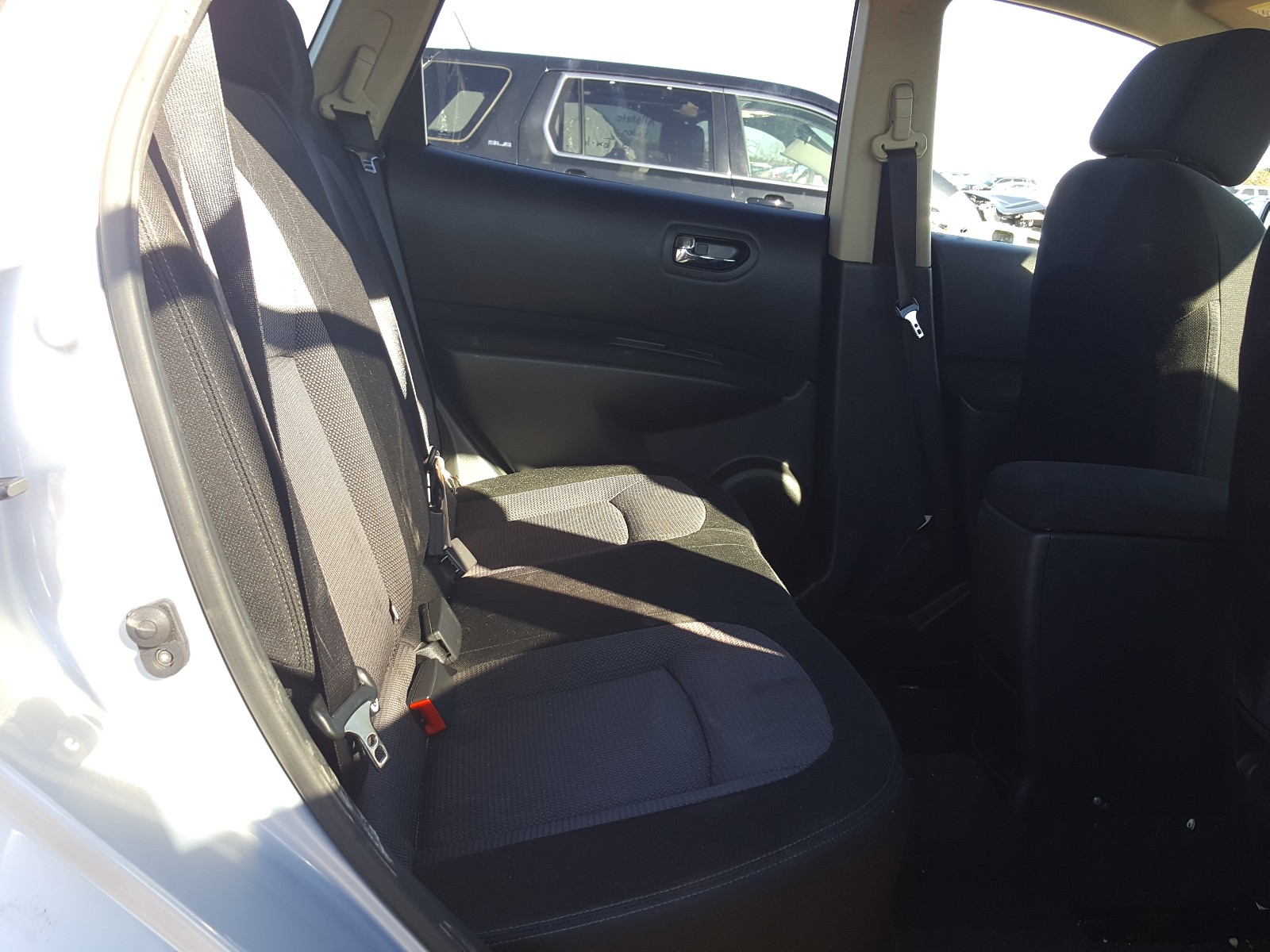 Photo 6 from auction – 2011 NISSAN ROGUE S with VIN JN8AS5MTXBW158026