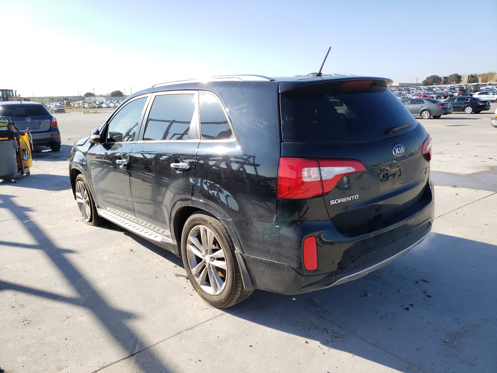 Photo 3 from auction – 2014 KIA SORENTO SX with VIN 5XYKW4A73EG445330