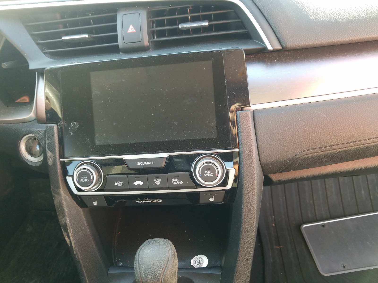 Photo 9 from auction – 2017 HONDA CIVIC EX with VIN 19XFC1F38HE023103
