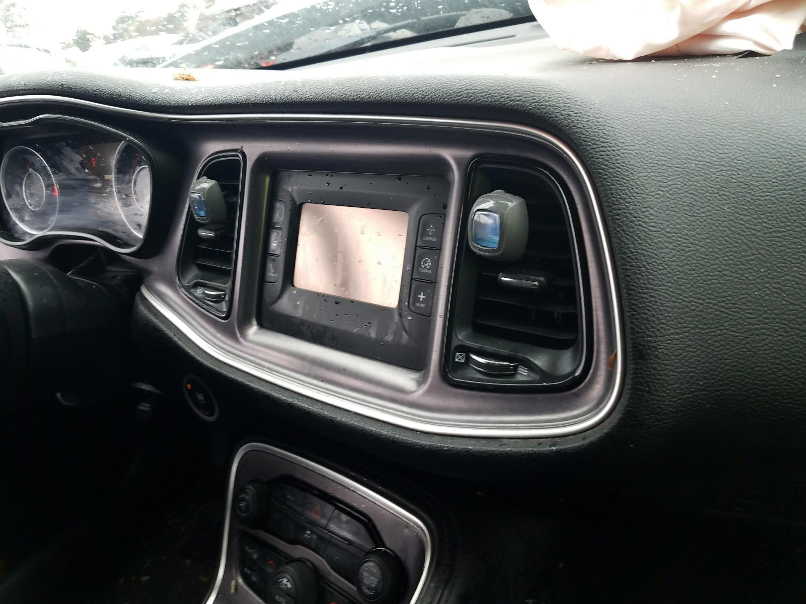 Photo 9 from auction – 2015 DODGE CHALLENGER with VIN 2C3CDZAG1FH717355
