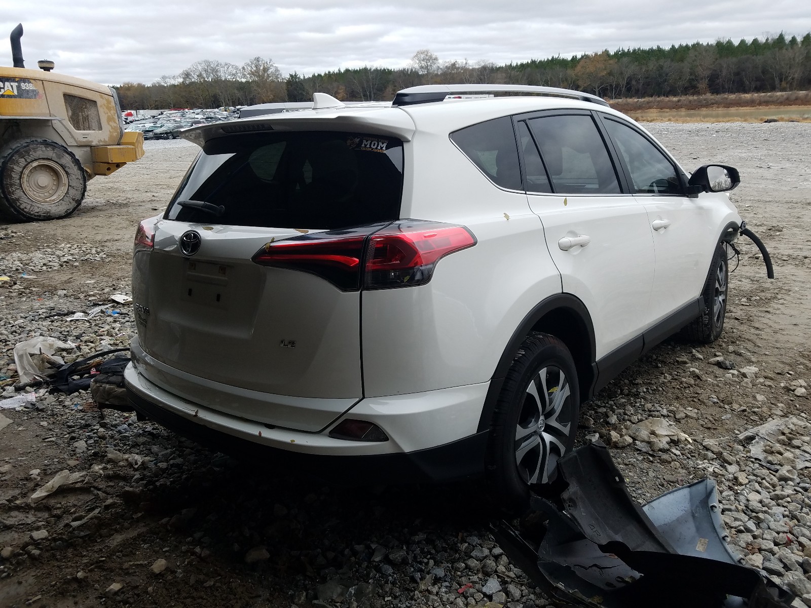 Photo 4 from auction – 2017 TOYOTA RAV4 LE with VIN JTMZFREV8HJ719310