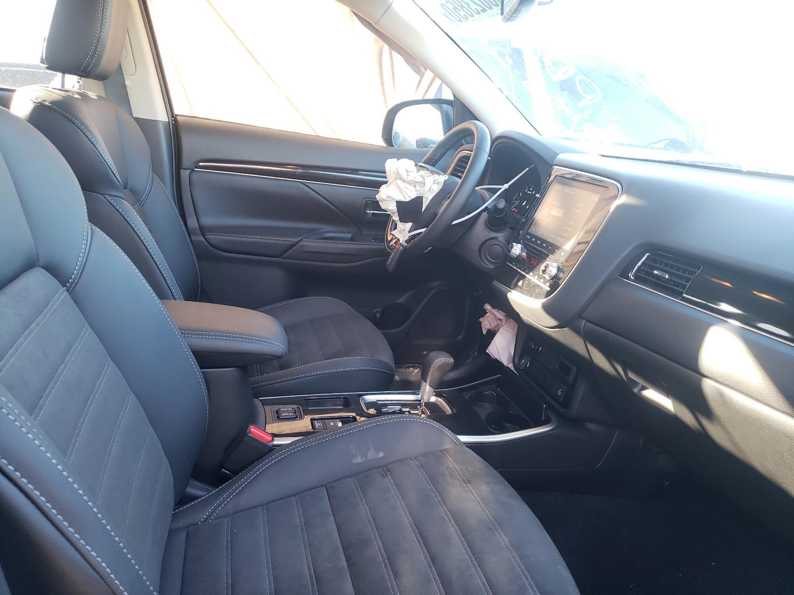 Photo 5 from auction – 2020 MITSUBISHI OUTLANDER with VIN JA4AD3A36LZ024154