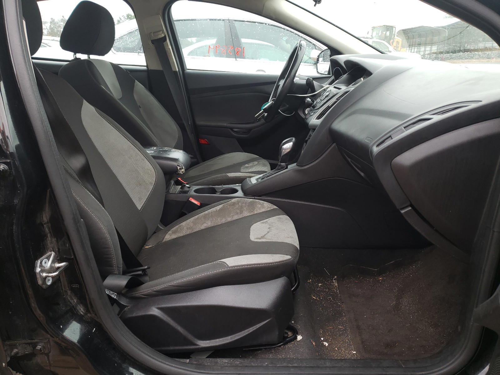 Photo 5 from auction – 2014 FORD FOCUS SE with VIN 1FADP3F20EL387071