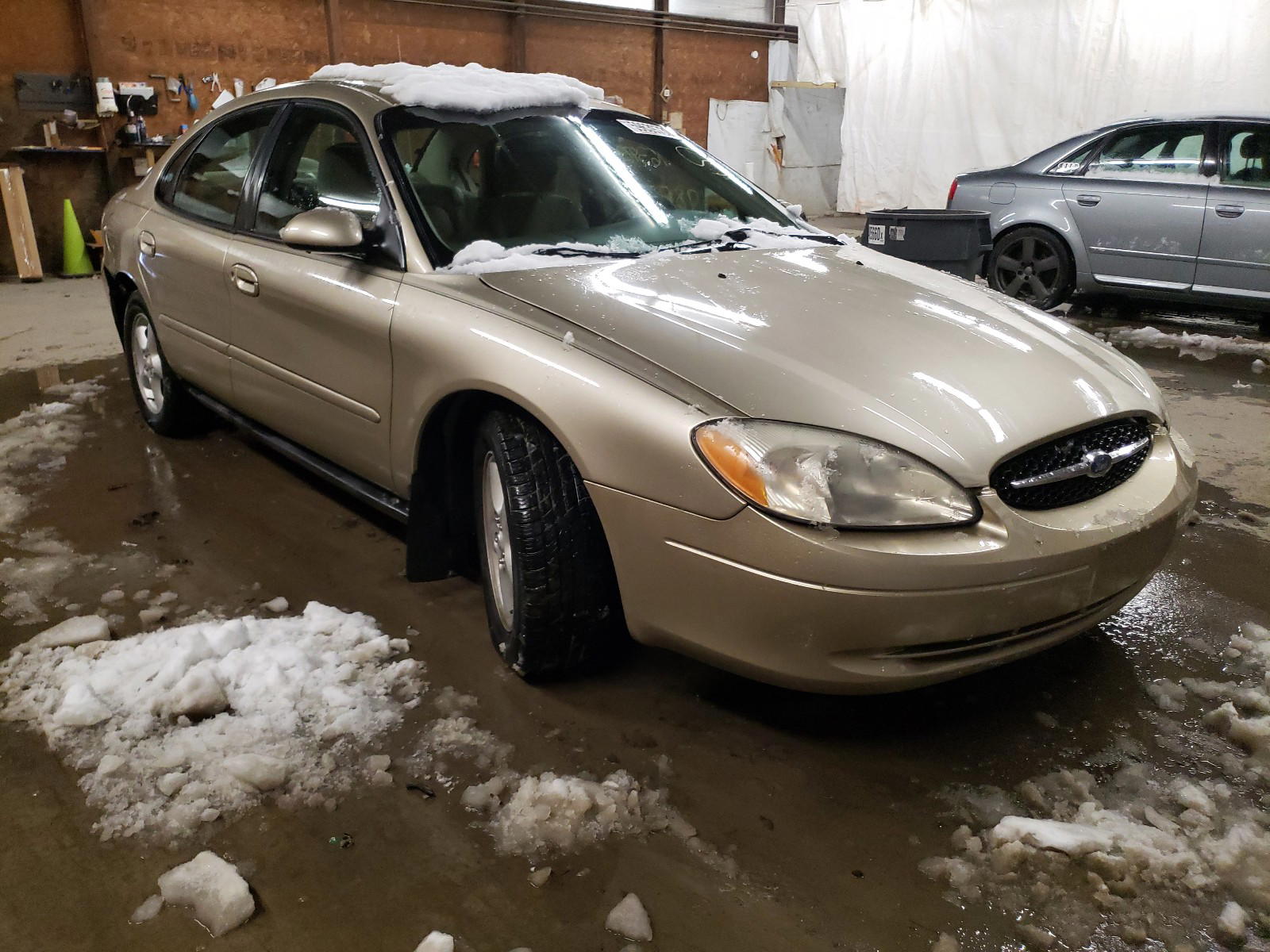 FORD TAURUS SES 2001 with VIN 1FAFP55U81G180616 - Photo from auction