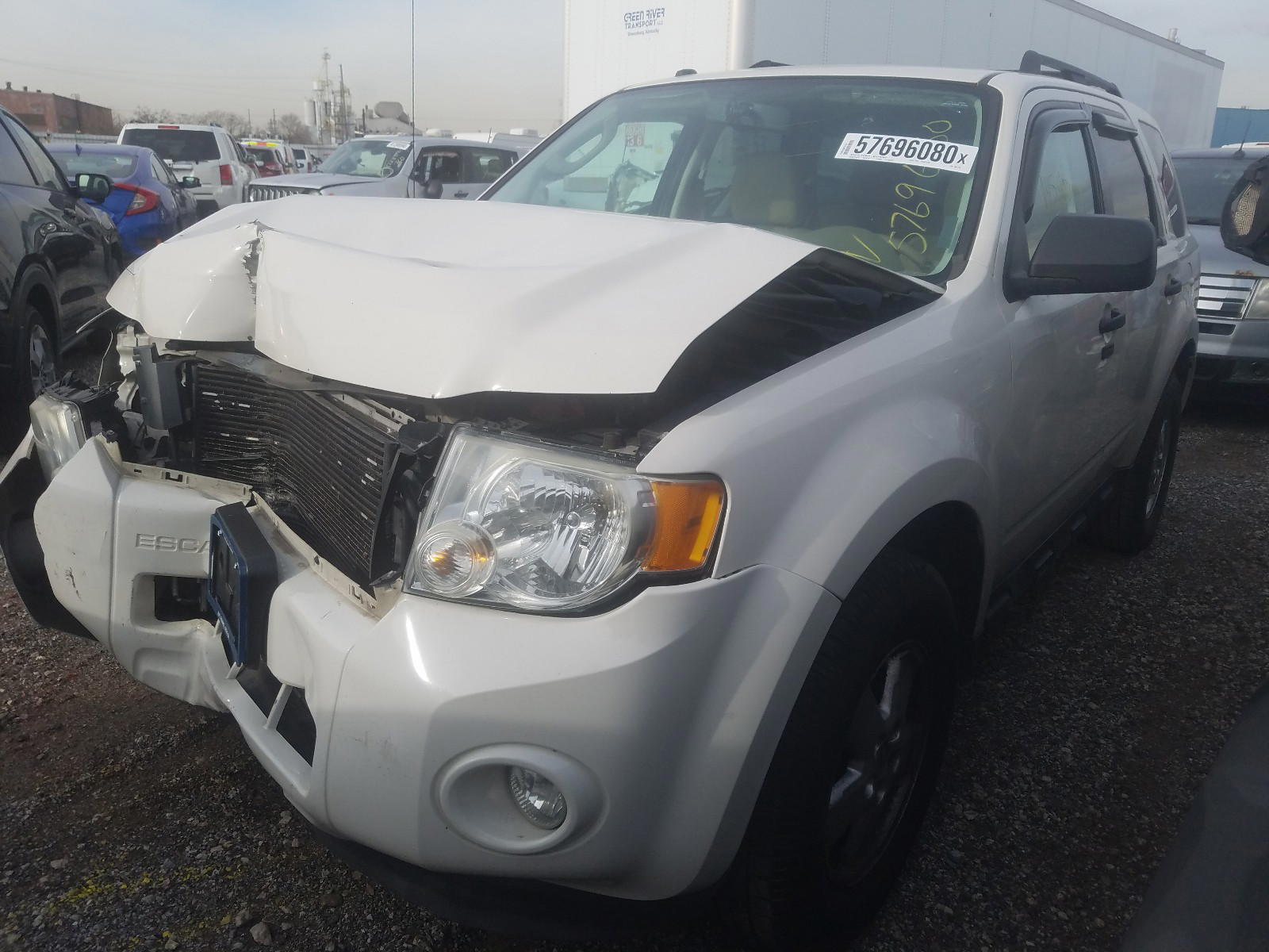 Photo 2 from auction – 2010 FORD ESCAPE XLT with VIN 1FMCU9DG3AKB61179
