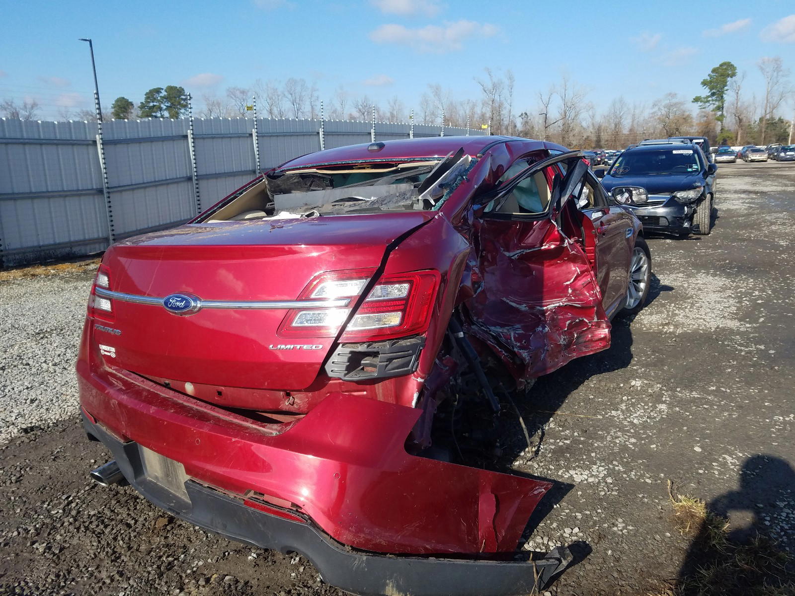 Photo 4 from auction – 2016 FORD TAURUS LIM with VIN 1FAHP2F87GG114365