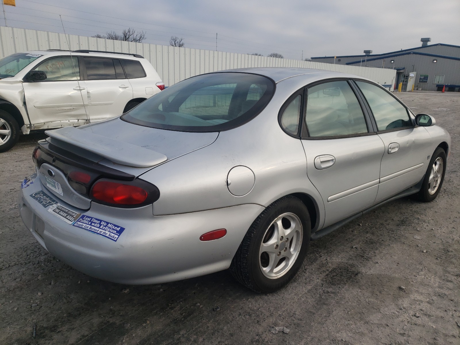 Photo 4 from auction – 1999 FORD TAURUS SE with VIN 1FAFP53S1XG327756