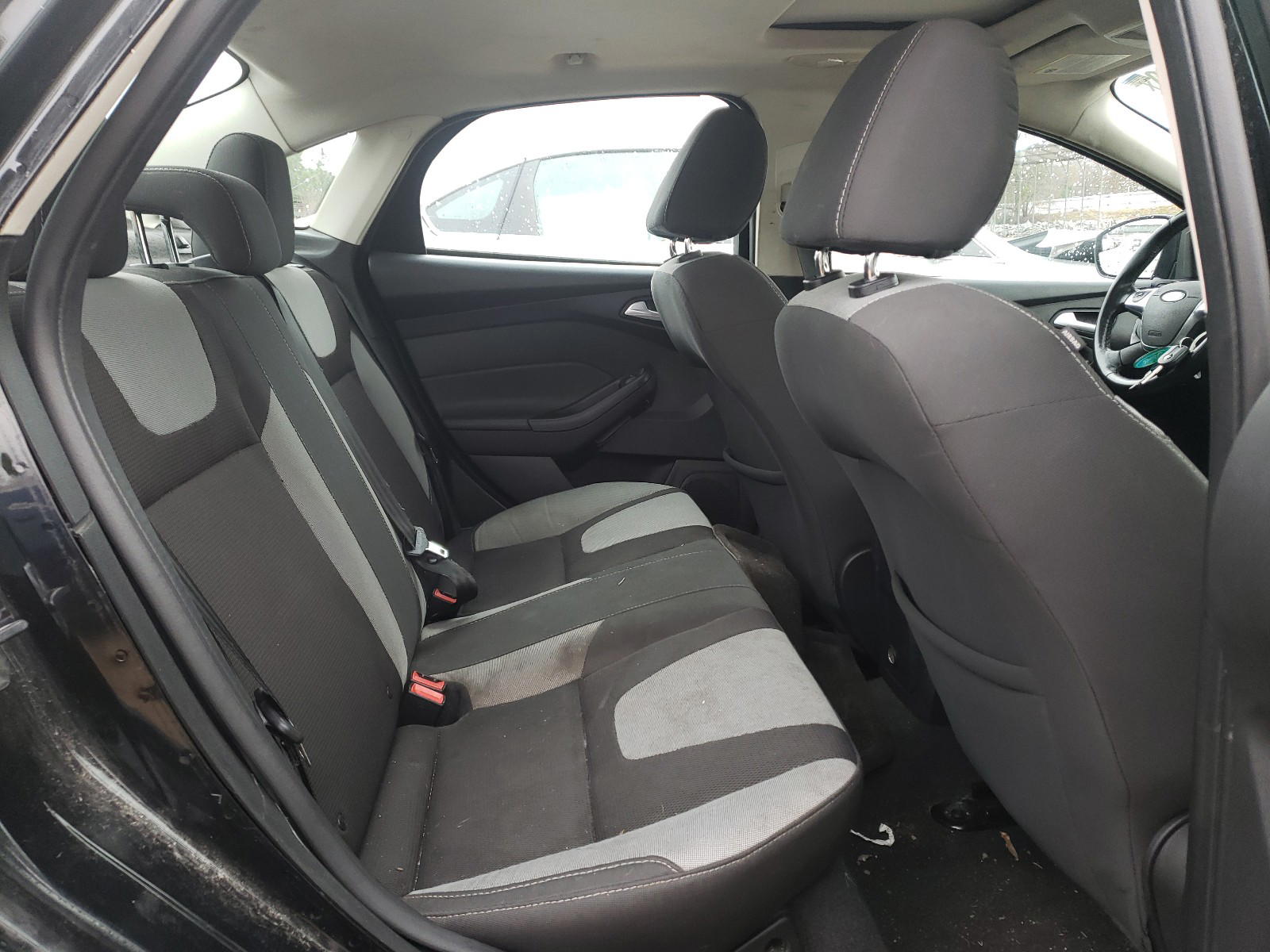 Photo 6 from auction – 2014 FORD FOCUS SE with VIN 1FADP3F20EL387071